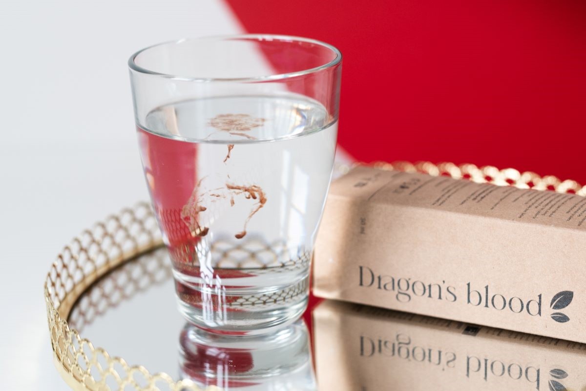 dracia krv  v pohári